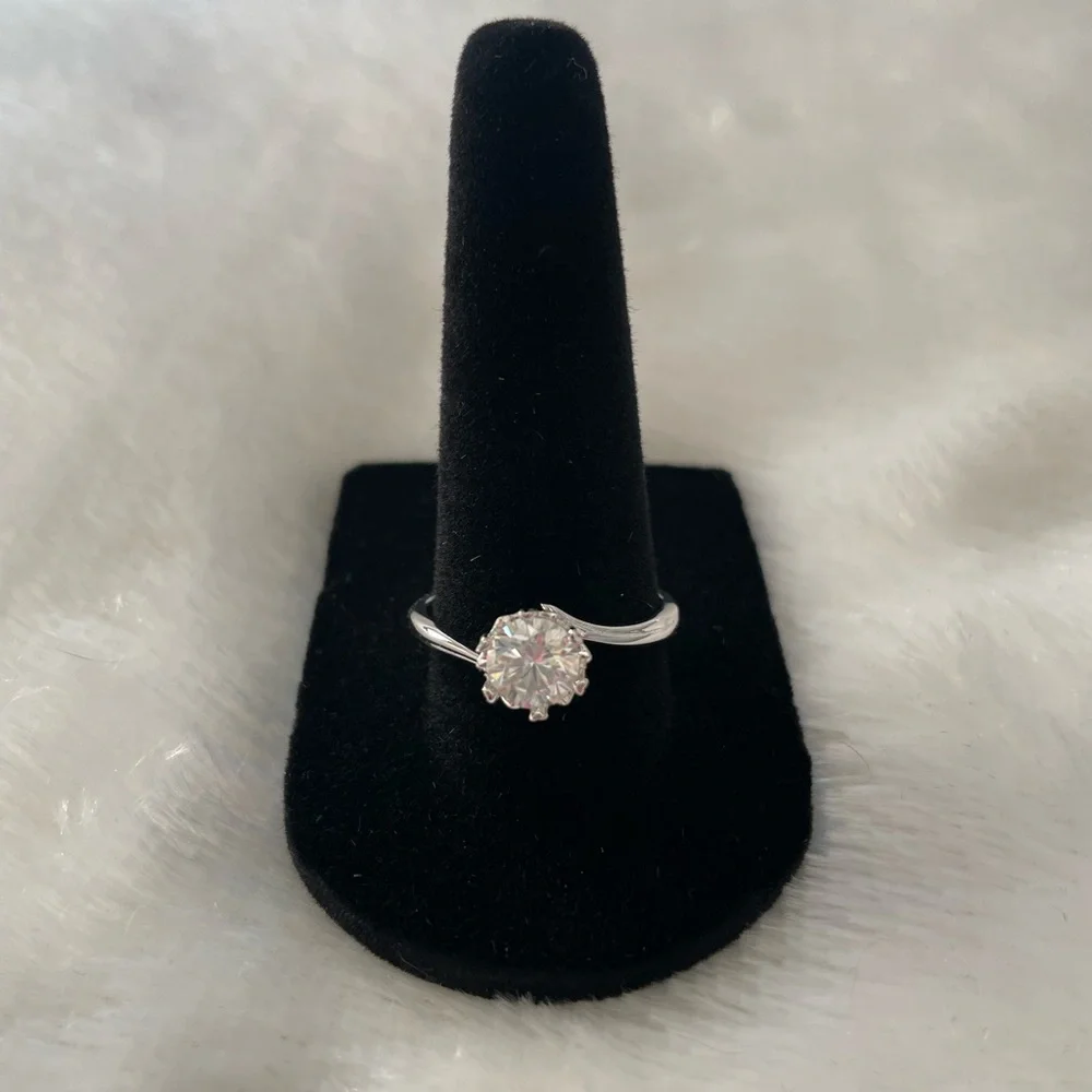 Women’s size 9 solitaire Moissanite ring
